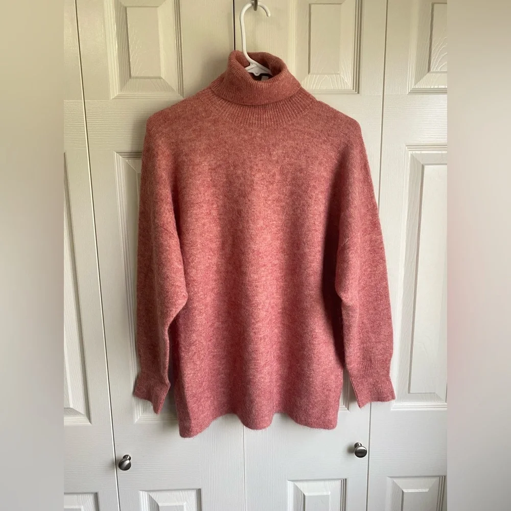 New Aritzia The Group Babaton Ravine Merino wool turtleneck sweater - Picture 2 of 9